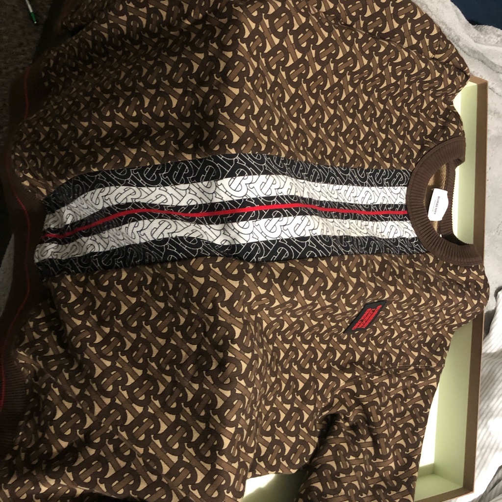 Burberry Sweater 100% Authentic.